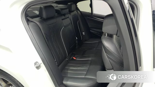 BMW 5 Series (G30) 2019 Белый из Кореи, фото 3