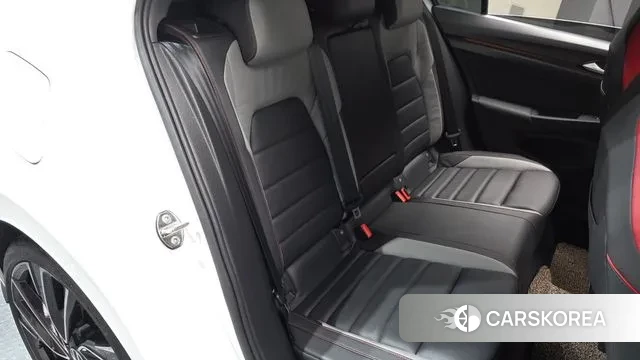 Volkswagen Golf 8th Generation 2022 Белый из Кореи, фото 3