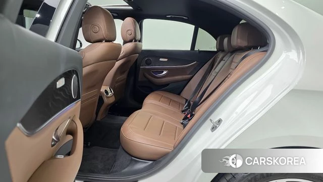 Mercedes-Benz E-Class W213 2022 Белый из Кореи, фото 3