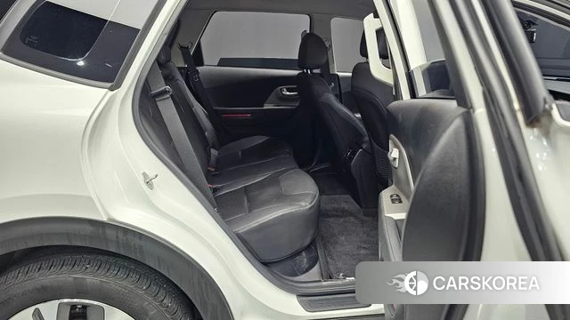 Kia Niro Plus 2023 Белый из Кореи, фото 3