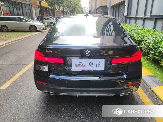 BMW 5 series 2022 Черный из Китая, фото 3