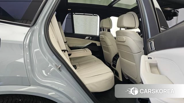 BMW X5 (G05) 2026 Светло-серебряный цвет из Кореи, фото 3