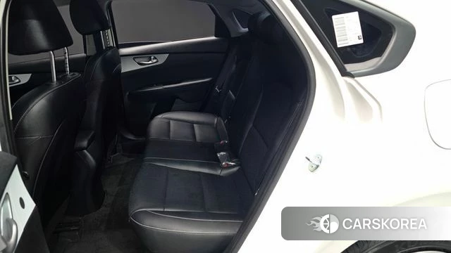 Kia The New K3 2nd generation 2023 Белый из Кореи, фото 3