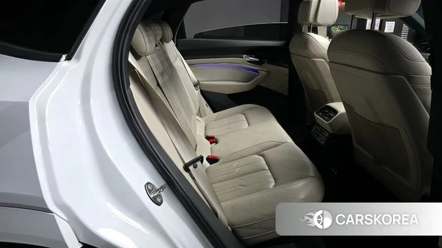 Audi e-Tron 2021 Белый из Кореи, фото 3