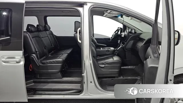 Hyundai Staria 2022 Серебряный из Кореи, фото 3