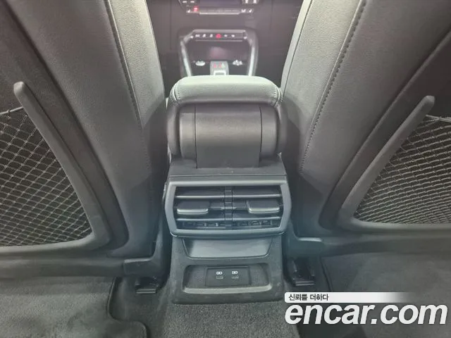 Audi A3 (8Y) 2023 Небесно-голубой из Кореи, фото 3