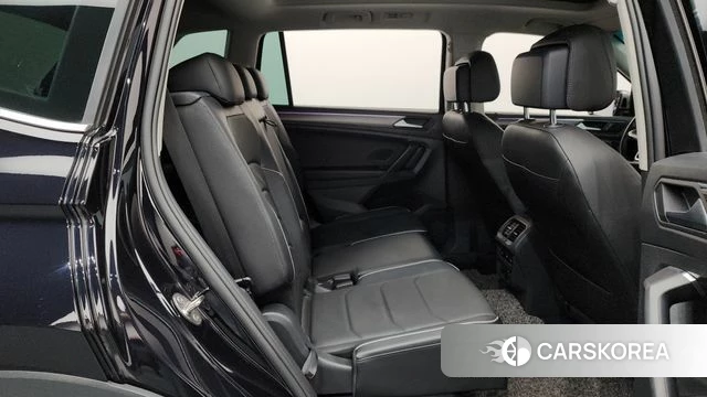 Volkswagen Tiguan Allspace 2022 Черный из Кореи, фото 3