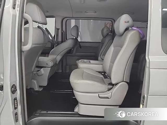 Hyundai The New Grand Starex 2018 Серебряный из Кореи, фото 3