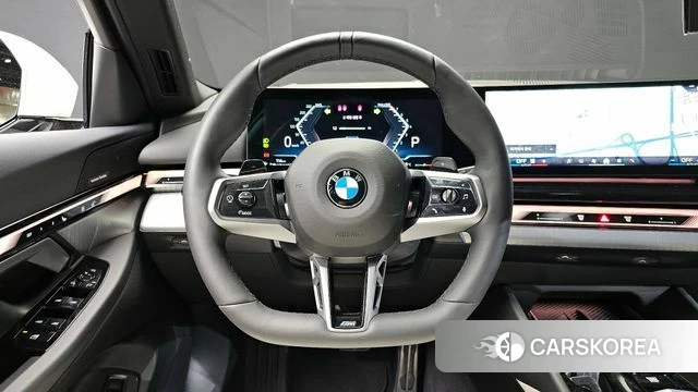 BMW 5 Series (G60) 2025 Белый из Кореи, фото 3