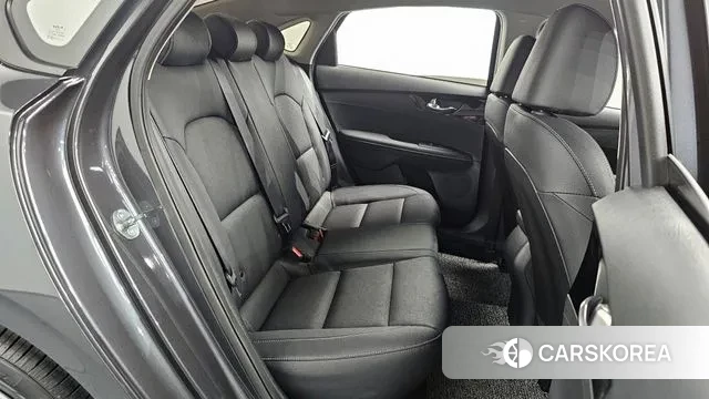 Kia The New K3 2nd generation 2023 Серый из Кореи, фото 3