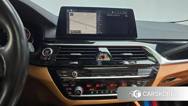 BMW 5 Series (G30) 2019 Белый из Кореи, фото 3