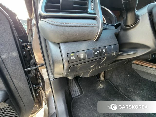 Toyota Camry (XV70) 2018 Коричневый из Кореи, фото 3