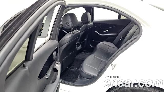 Mercedes-Benz C-Class W205 2018 Белый из Кореи, фото 3