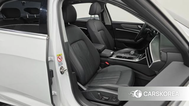 Audi A6 (C8) 2020 Белый из Кореи, фото 3