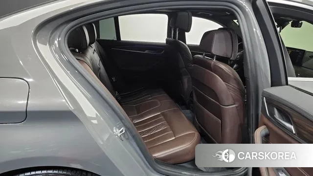 BMW 5 Series (G30) 2021 Серебристо-серый из Кореи, фото 3