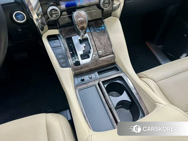 Toyota Elfa 2022 Белый из Китая, фото 3