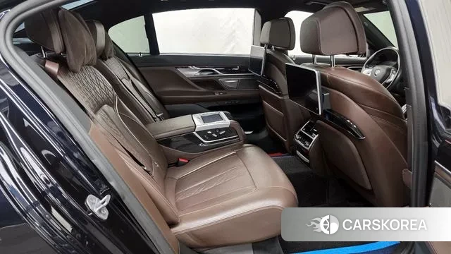 BMW 7 Series (G11) 2018 Черный из Кореи, фото 3