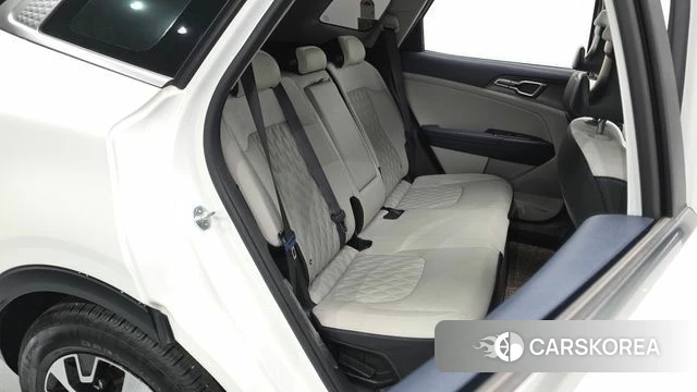 Kia Sportage 5th Generation Hybrid 2024 Белый из Кореи, фото 3