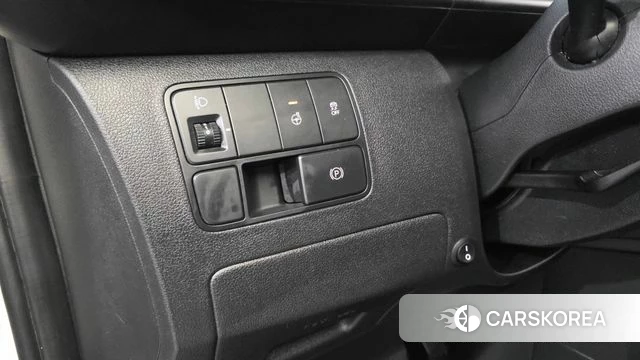 Hyundai Staria 2022 Белый из Кореи, фото 3