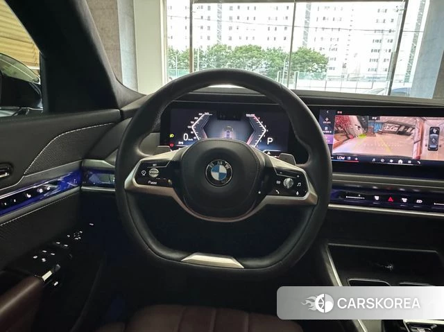 BMW 7 Series (G70) 2023 Черный из Кореи, фото 3