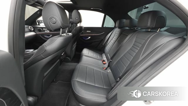 Mercedes-Benz E-Class W213 2023 Белый из Кореи, фото 3