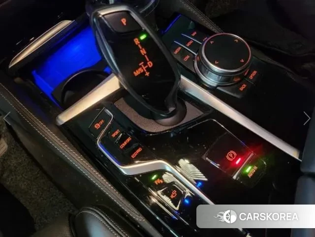 BMW 5 Series (G30) 2023 Белый из Кореи, фото 3