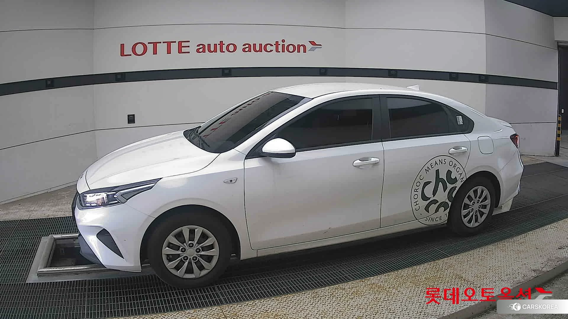 Kia K3 2024 Snow White Pearl из Кореи, фото 3