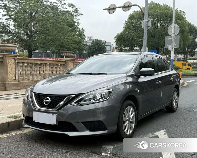 Nissan Xuan Yi 2025 Темно-серый из Китая, фото 3