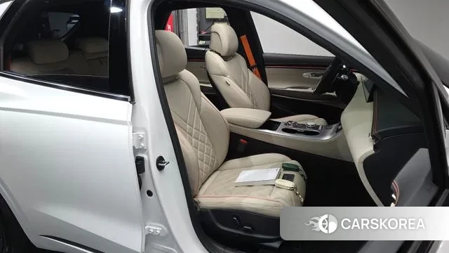 Genesis GV70 2025 Белый из Кореи, фото 3