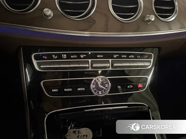 Mercedes-Benz E-Class W213 2019 Серый из Кореи, фото 3