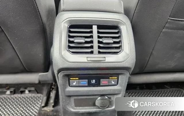 Volkswagen Tiguan second Generation 2021 Белый из Кореи, фото 3