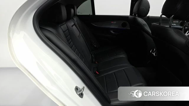 Mercedes-Benz E-Class W213 2018 Белый из Кореи, фото 3