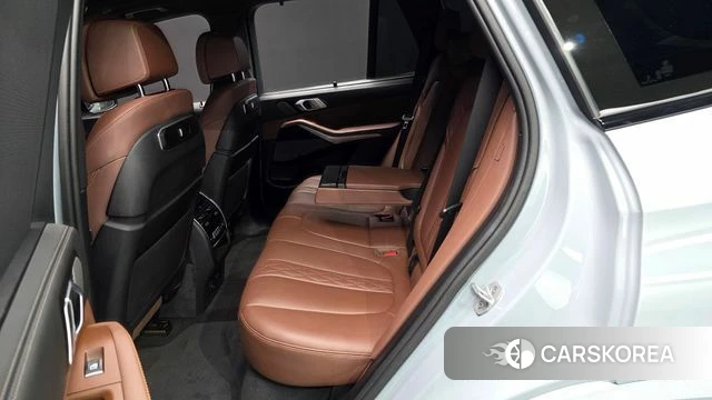 BMW X5 (G05) 2024 Светло-серебряный цвет из Кореи, фото 3
