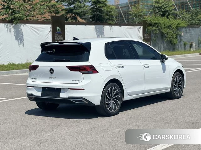 Volkswagen Golf 2024 Белый из Китая, фото 3