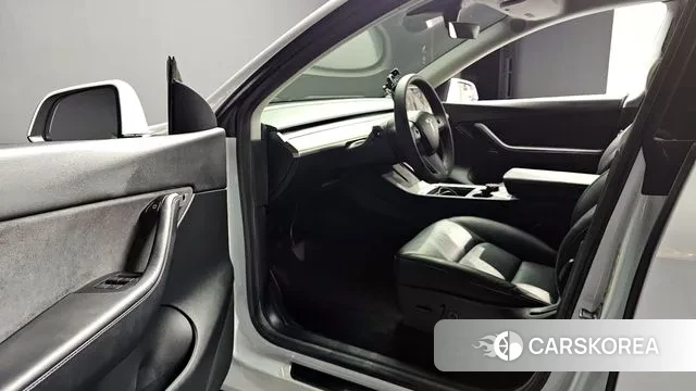 Tesla Model Y 2021 Белый из Кореи, фото 3