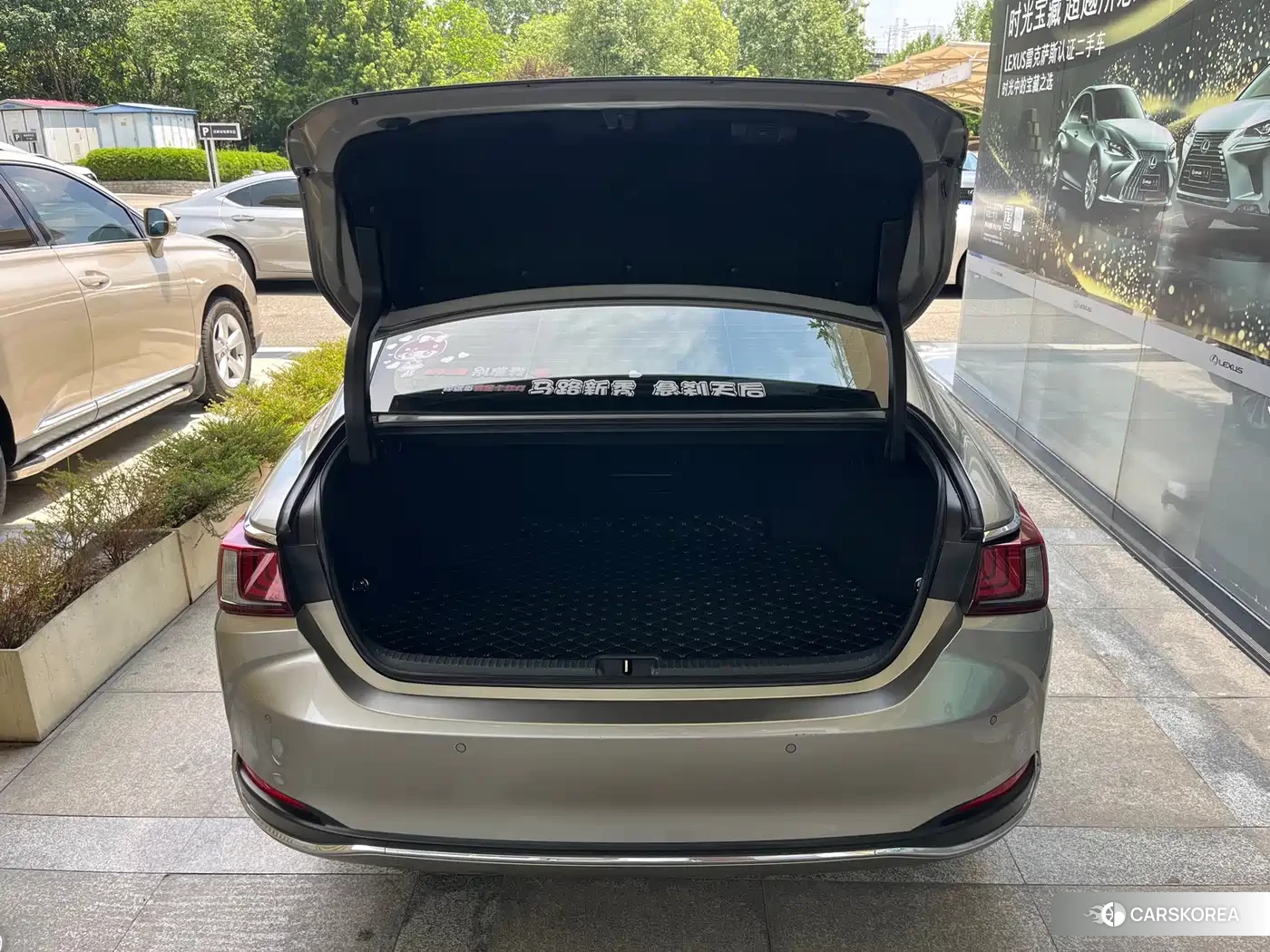 Lexus ES 2024 Silver/gray из Китая, фото 3