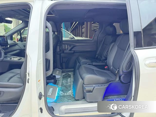 Toyota Saina 2024 Белый из Китая, фото 3