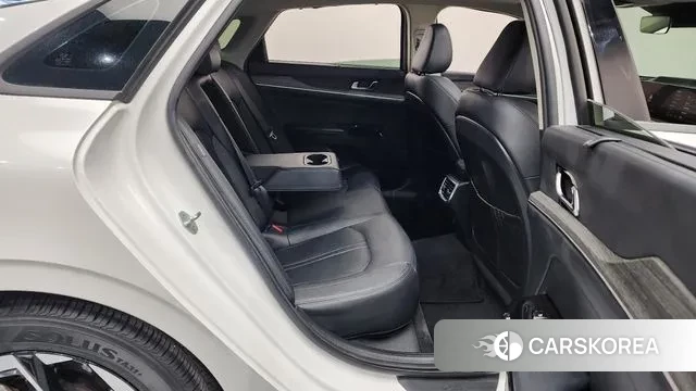 Kia The New K5 3rd generation 2024 Белый из Кореи, фото 3