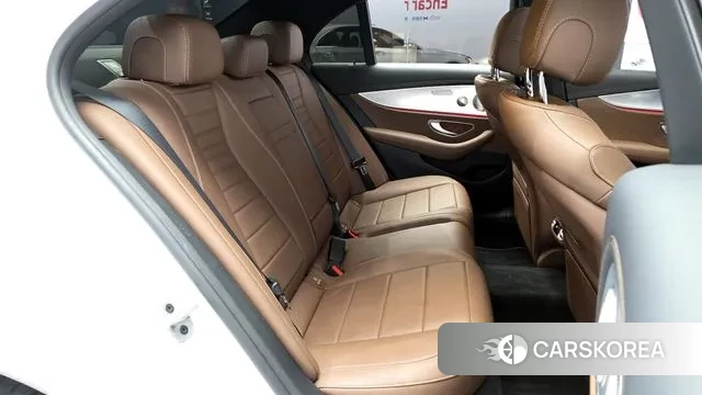 Mercedes-Benz E-Class W213 2021 Белый из Кореи, фото 3