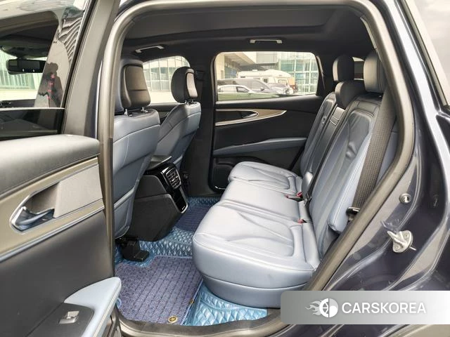 Lincoln Navigator 2023 Черный из Китая, фото 3