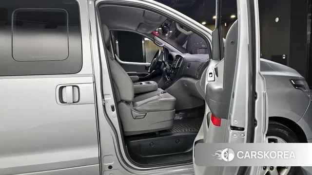 Hyundai The New Grand Starex 2018 Серебряный из Кореи, фото 3