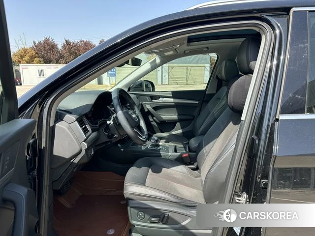 Audi Q5L 2019 Черный из Китая, фото 3