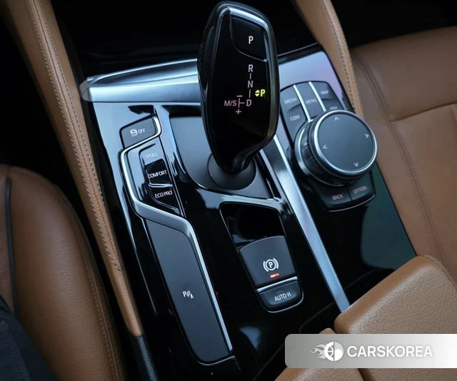 BMW 5 Series (G30) 2018 Черный из Кореи, фото 3