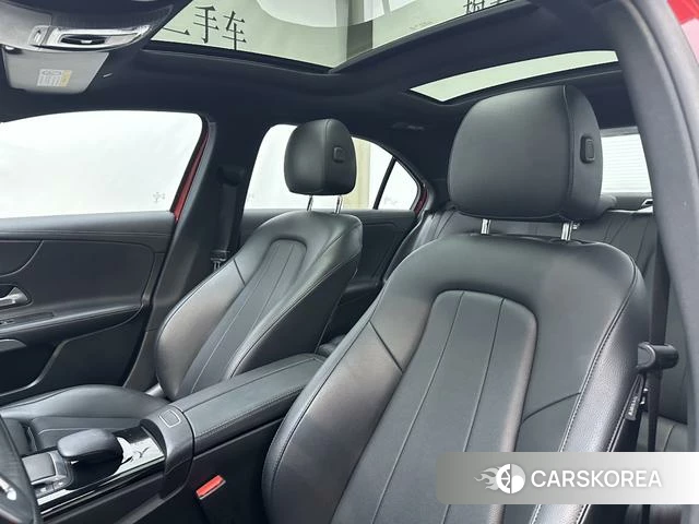 Mercedes-Benz Class A 2021 Красный из Китая, фото 3
