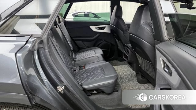 Audi Q8 (4M) 2023 Серый из Кореи, фото 3