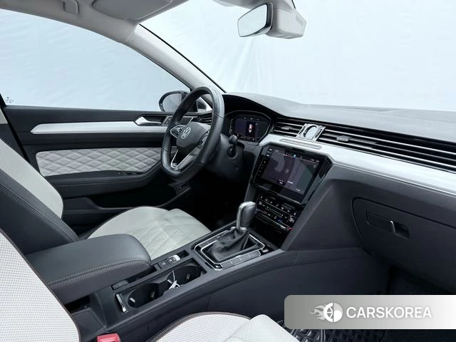 Volkswagen Magotan 2023 Черный из Китая, фото 3