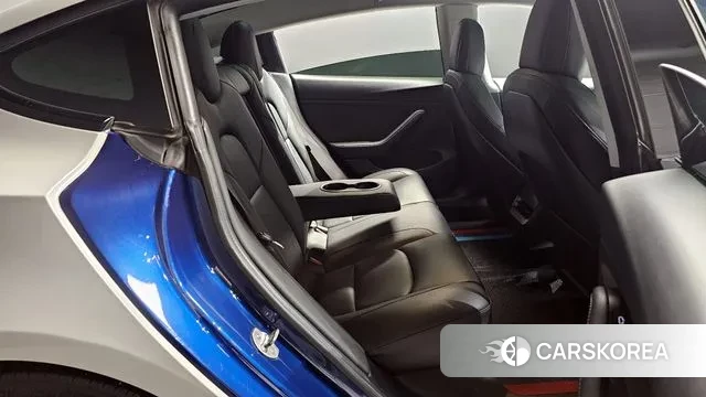 Tesla Model 3 2022 Серебристо-серый из Кореи, фото 3