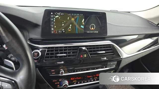 BMW 5 Series (G30) 2018 Белый из Кореи, фото 3