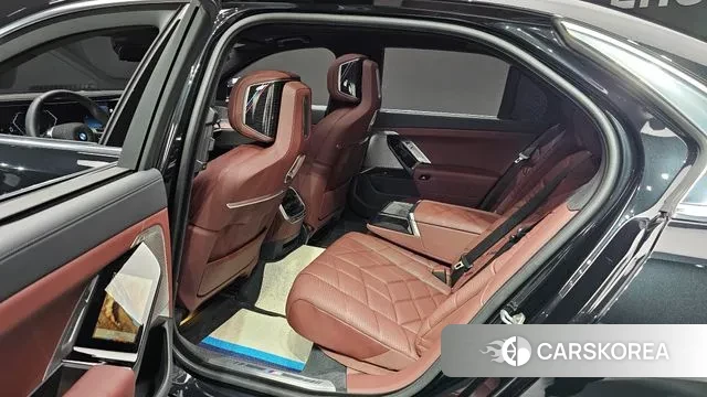 BMW 7 Series (G70) 2025 Серый из Кореи, фото 3