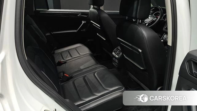 Volkswagen Tiguan second Generation 2020 Белый из Кореи, фото 3